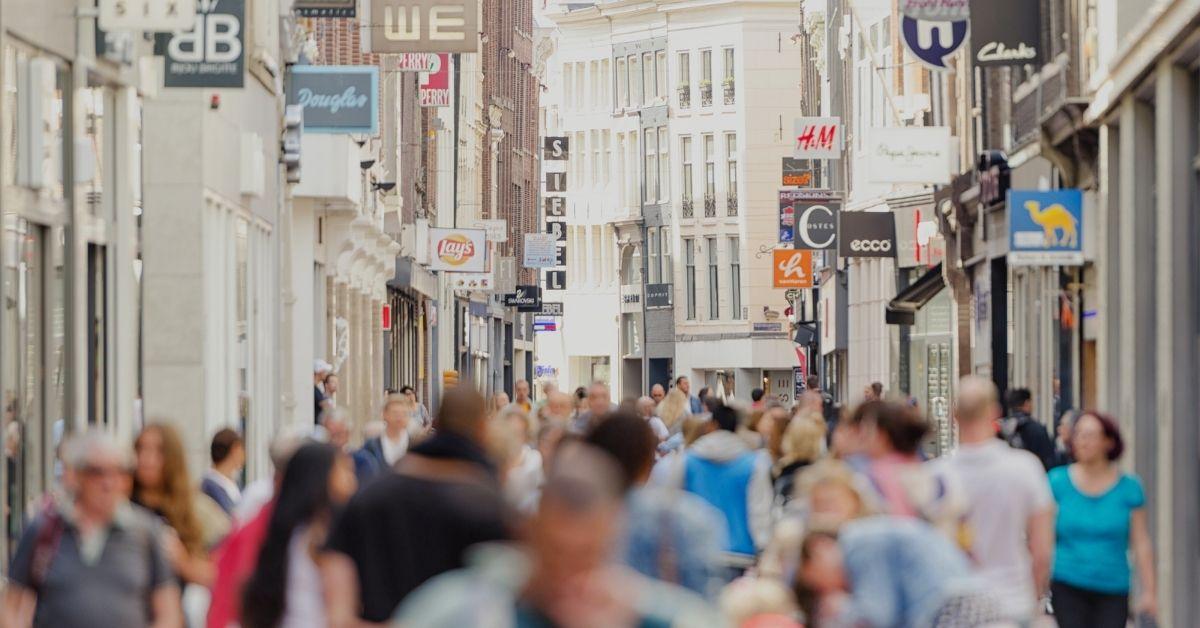 Onderscheiden in een winkelstraat